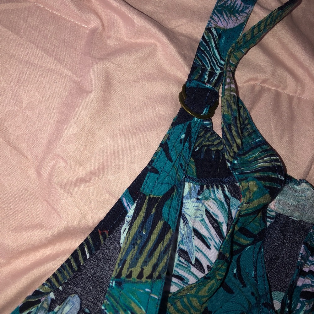 Tropical Patterned Romper! - Picture 5 of 6